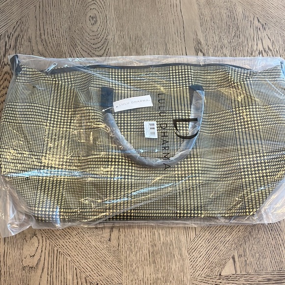 Lulu Dharma Yellow Plaid Frazier Weekender Duffle Bag NWT - Picture 5 of 6